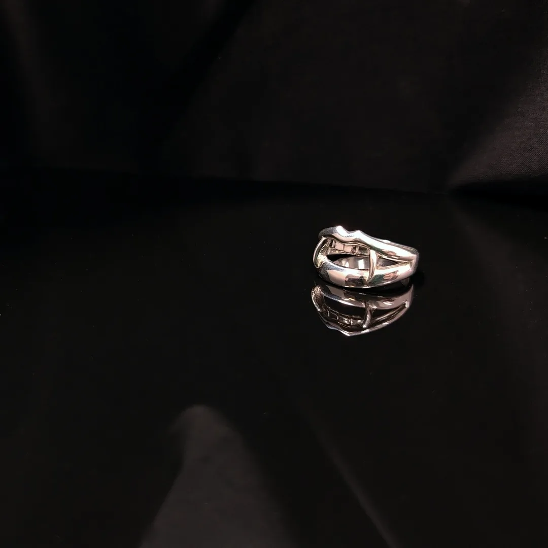 Серебряное кольцо «Вампир» 925 пробы
